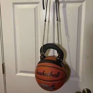 Pixar Render Man Basketball purse sport NBA gold tone chain &synthetic blk strap